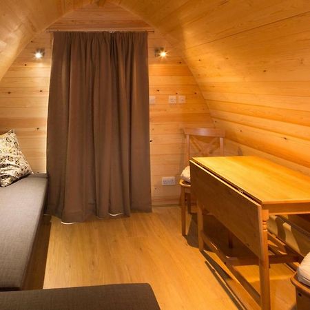 מלון צ'לטנהם Lupin Glamping Pod מראה חיצוני תמונה