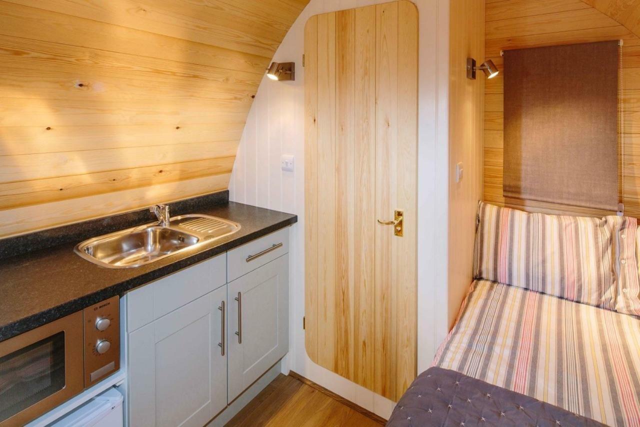 מלון צ'לטנהם Lupin Glamping Pod מראה חיצוני תמונה